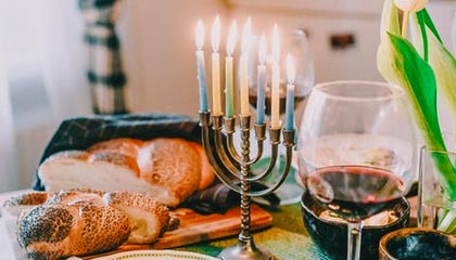 曼联客场战胜桑德兰，稳居积分榜前列