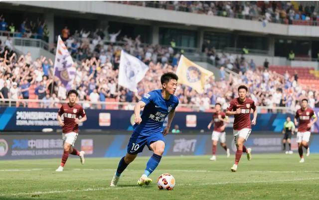 足球比赛中突如其来的逆转令人震惊! 足球比赛中突如其来的逆转令人震惊!