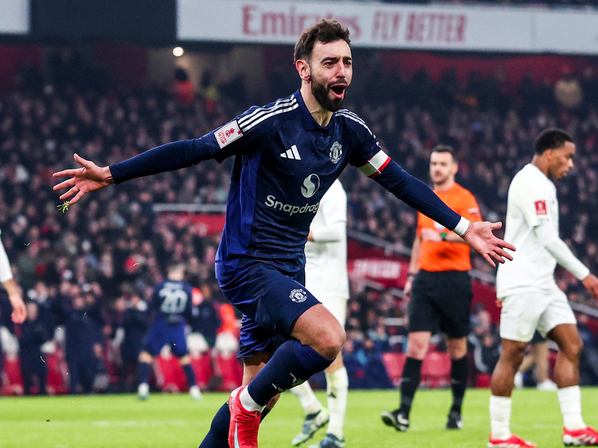 阿森纳客场击败对手,取得宝贵三分 阿森纳客场击败对手,取得宝贵三分