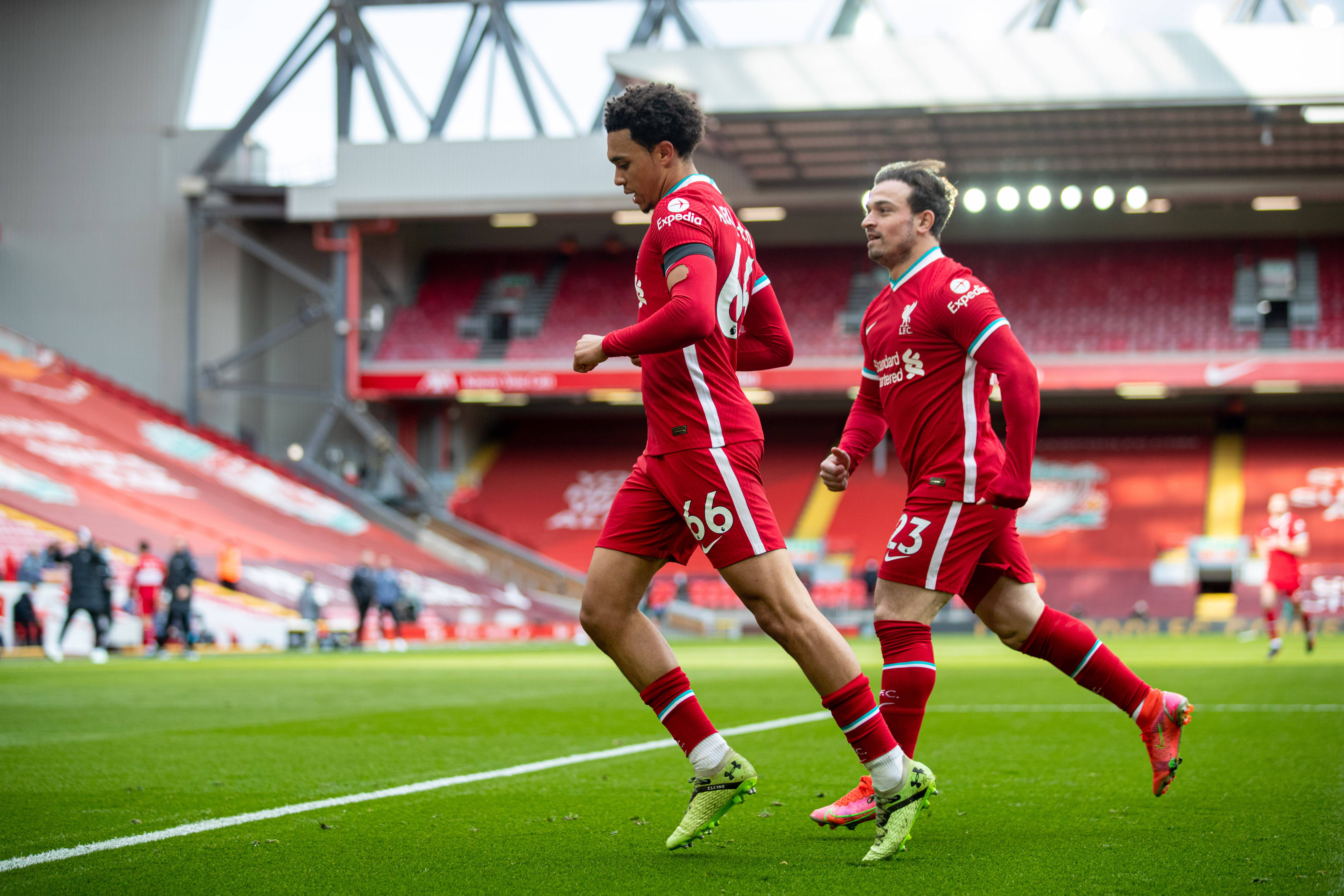 巴恩斯利取得连胜,巴恩斯利球迷欢呼雀跃的简单介绍 巴恩斯利取得连胜,巴恩斯利球迷欢呼雀跃的简单介绍