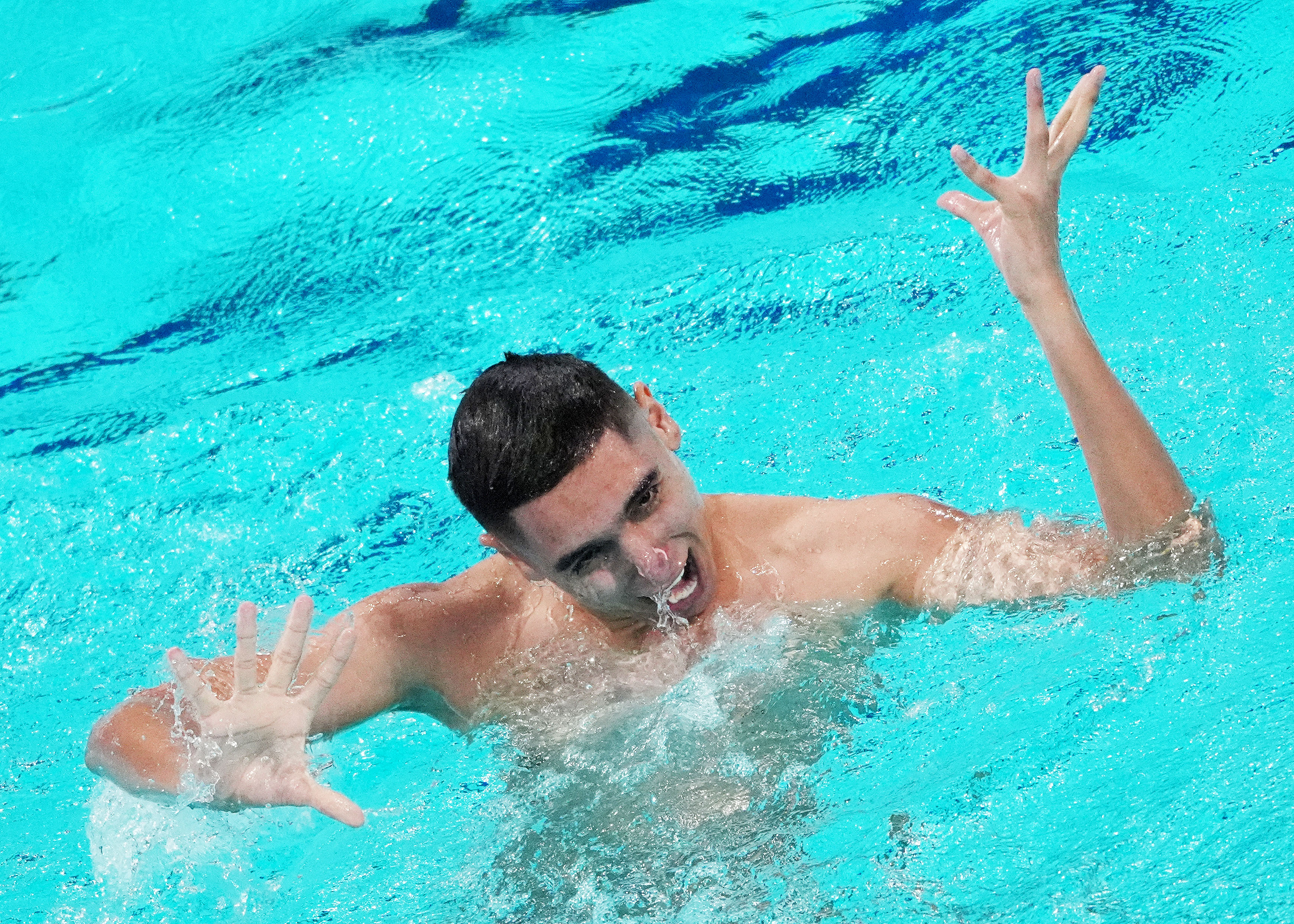 南非选手夺得男子游泳比赛第一名 南非选手夺得男子游泳比赛第一名