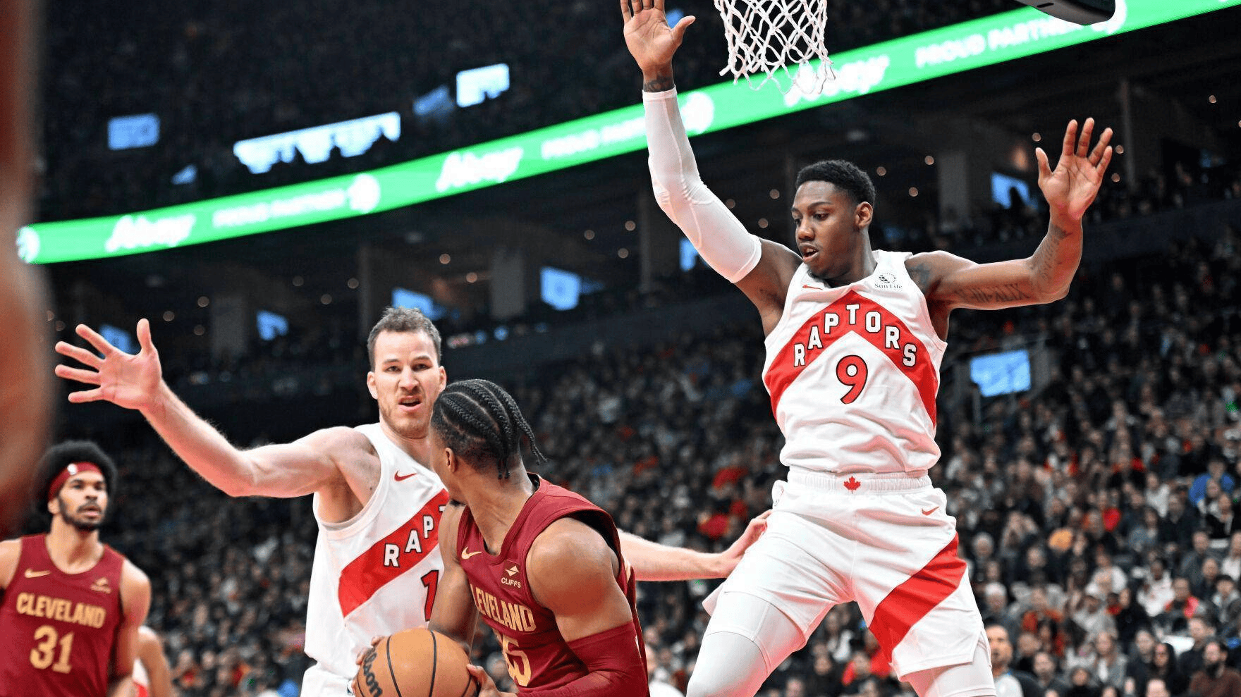 猛龙主场大胜独行侠,取得五连胜 猛龙主场大胜独行侠,取得五连胜