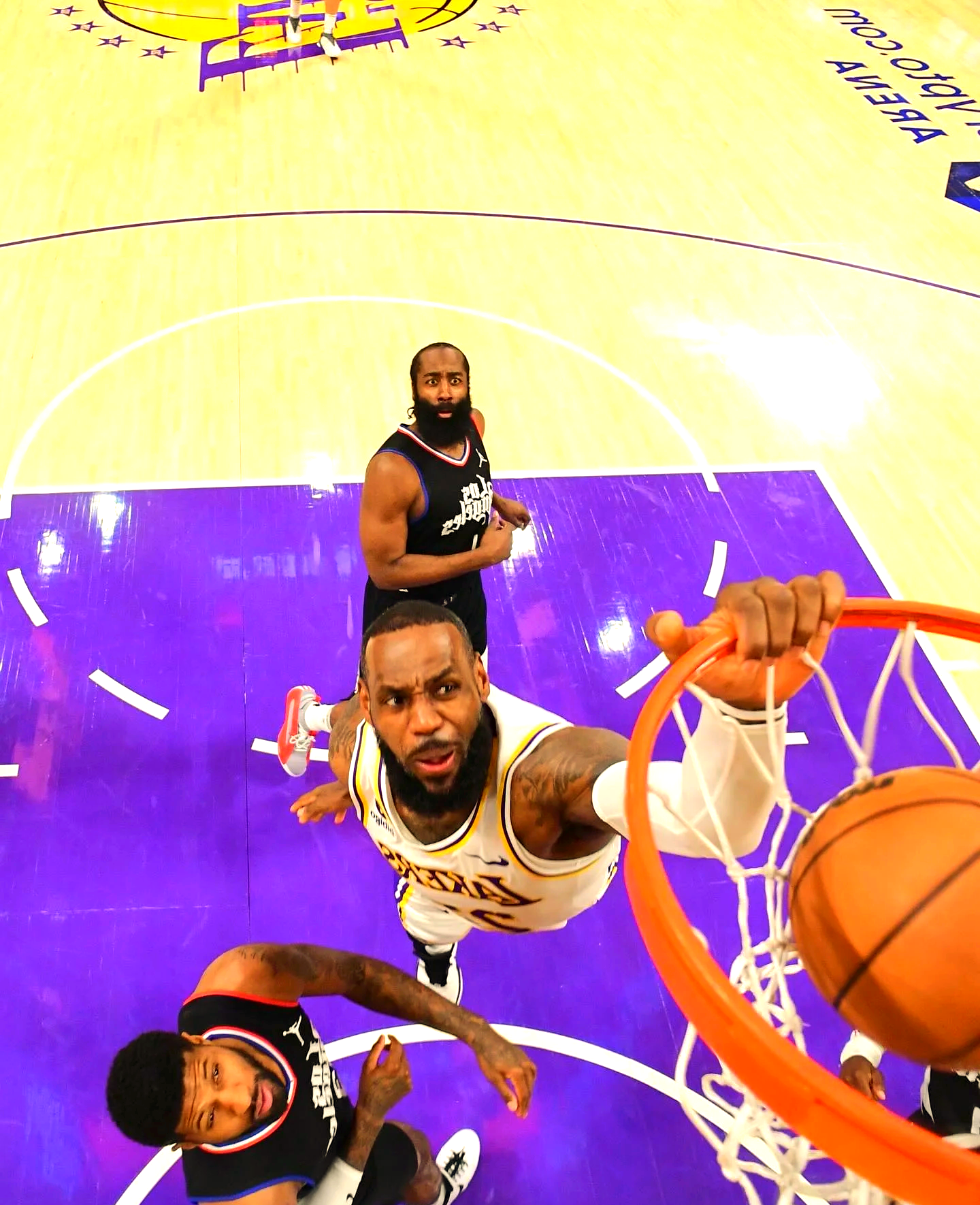 快船逆转湖人,结束连败 快船逆转湖人,结束连败